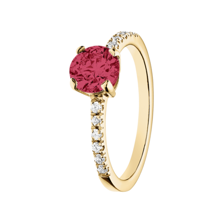Melbourne Ruby red in Yellow Gold