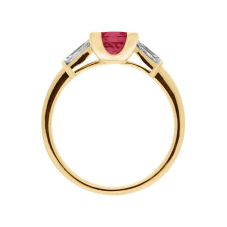 Paris Ruby red in Yellow Gold